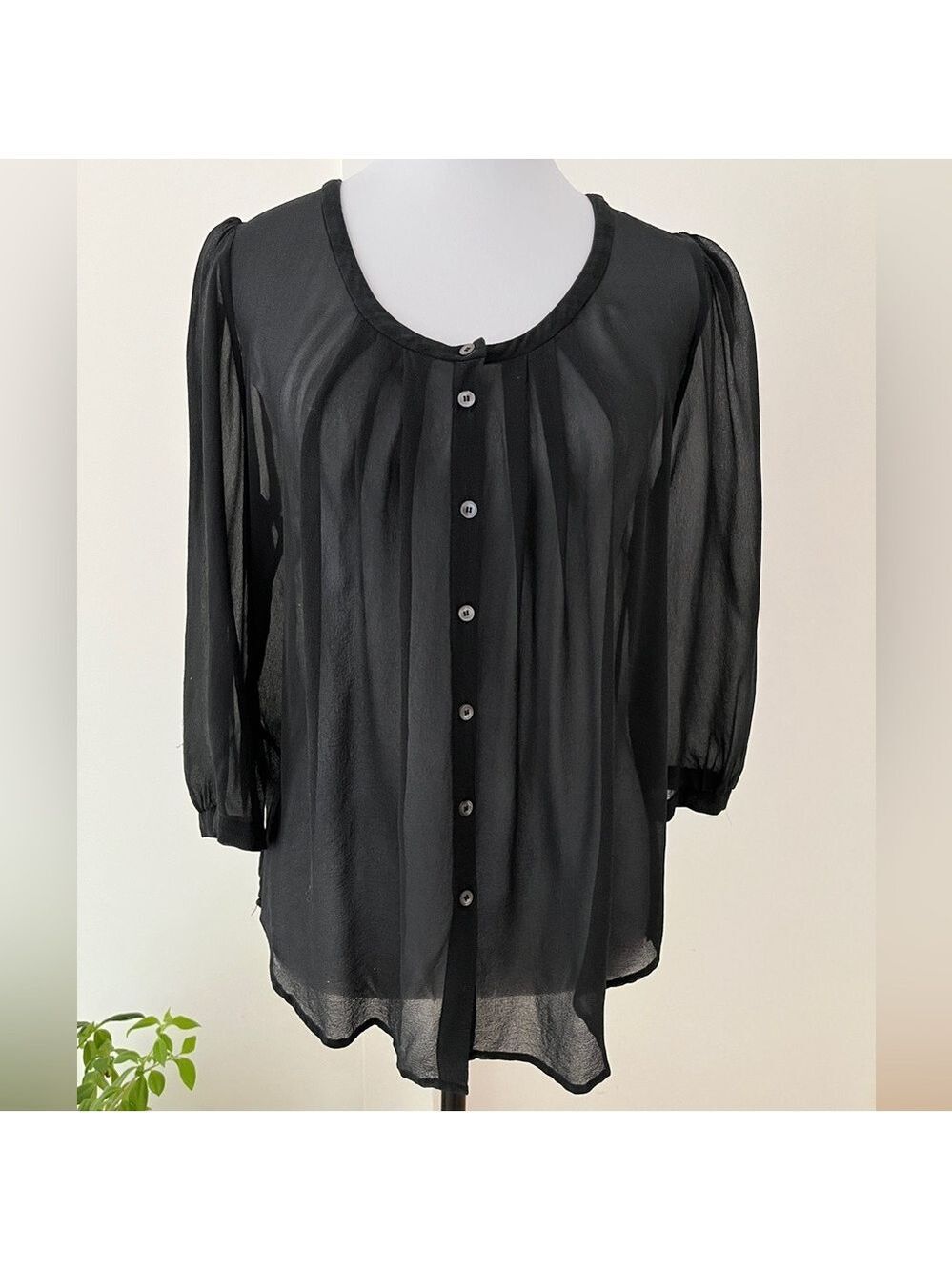 T. BABATON 100% Silk Sheer 3/4 Sleeve Relaxed Fit Button Front Scoop Neck Blouse